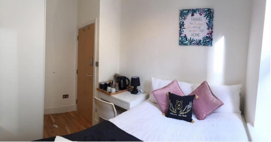 Comfy Private Bedrooms Near Euston Station, Londra